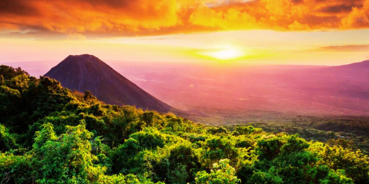 Flights to El Salvador